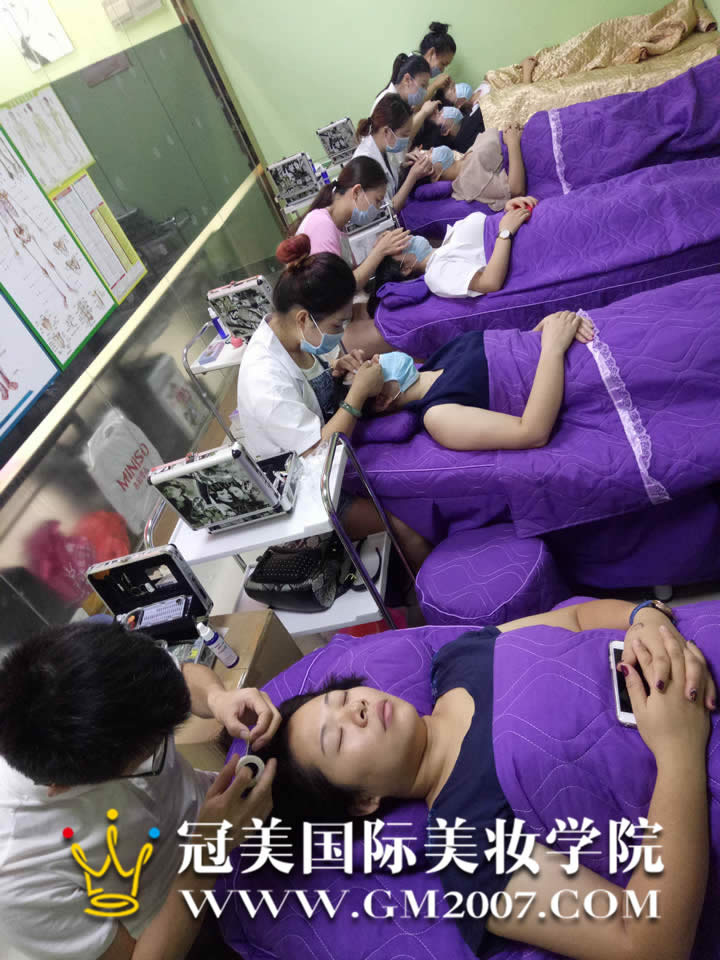 美睫嫁接培训实操